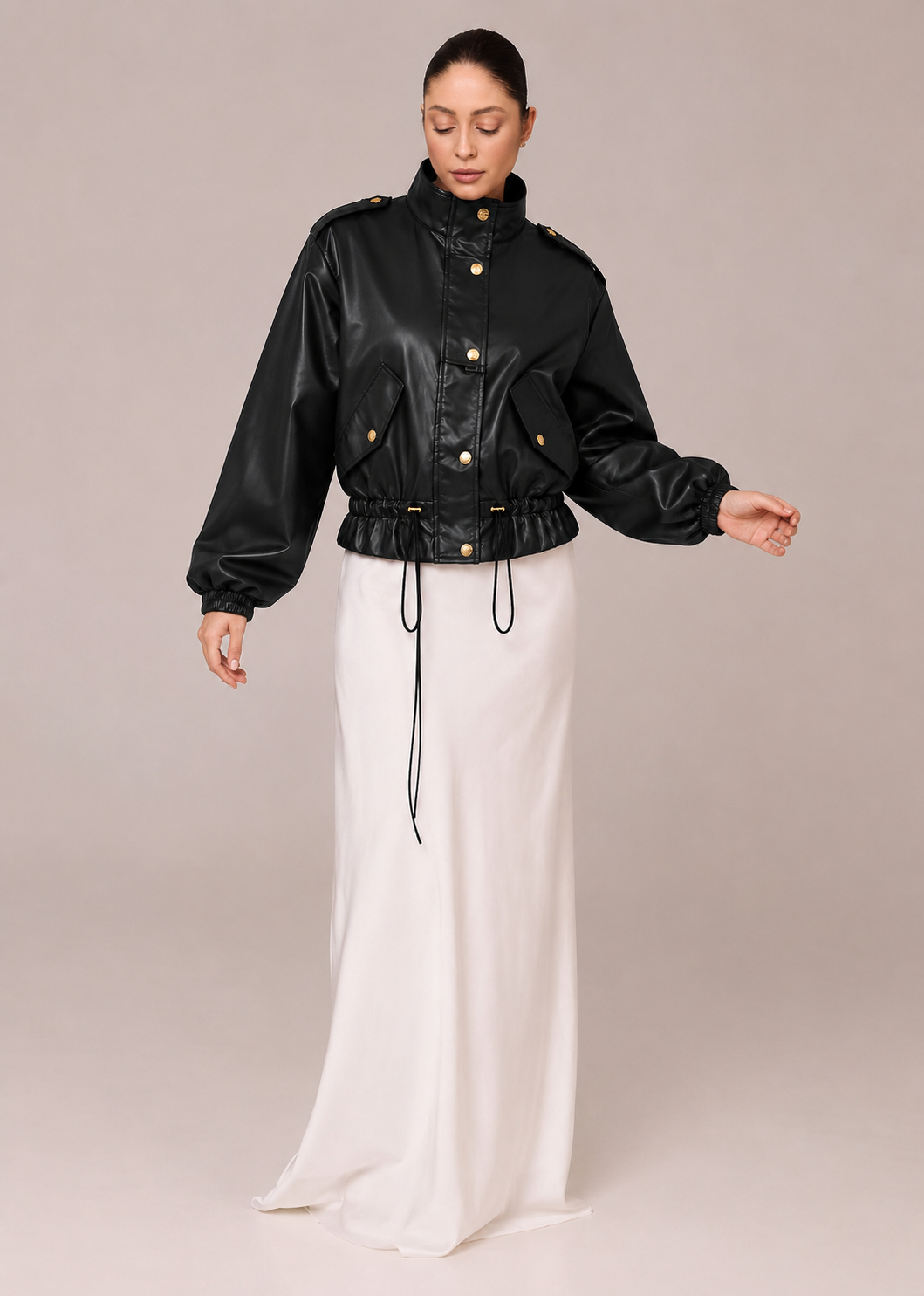 Veste Imperméable Courte – Col Montant et Taille Ajustable