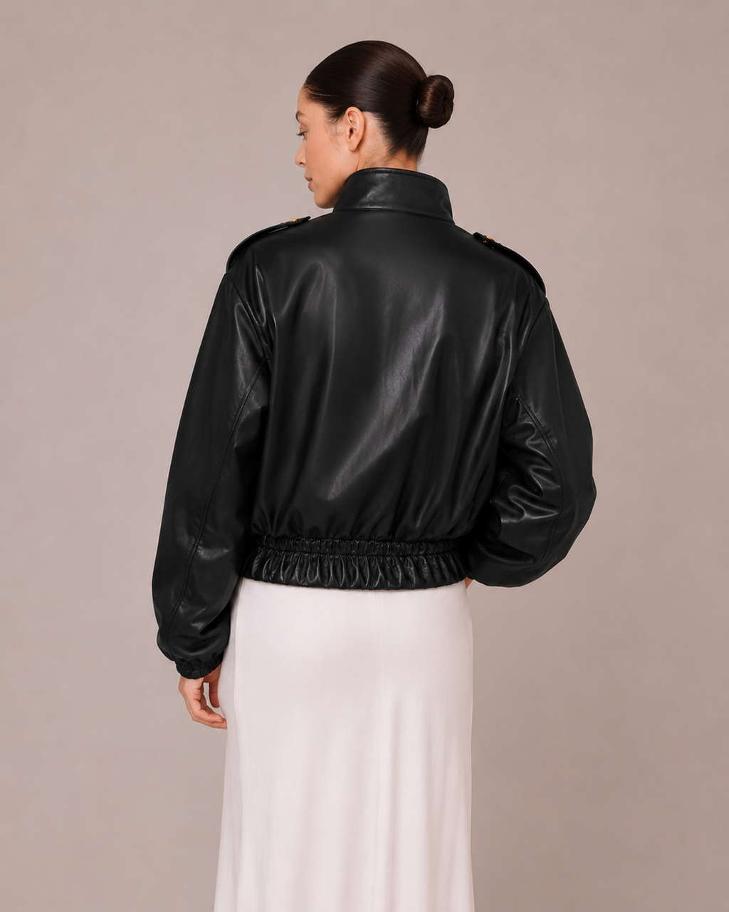 Veste Imperméable Courte – Col Montant et Taille Ajustable