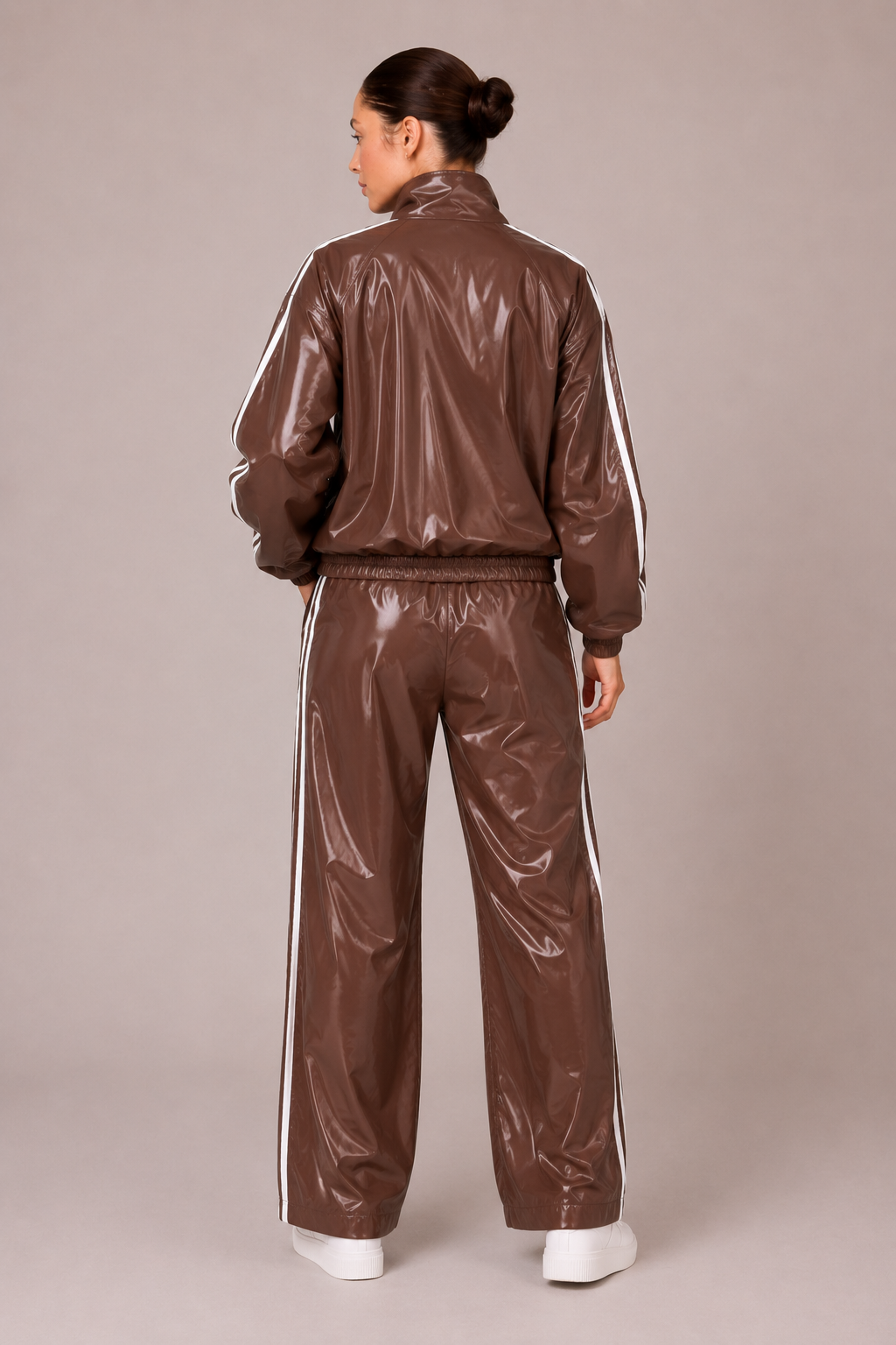 Veste Imperméable Zippée – Coupe Sportswear avec Bandes Latérales